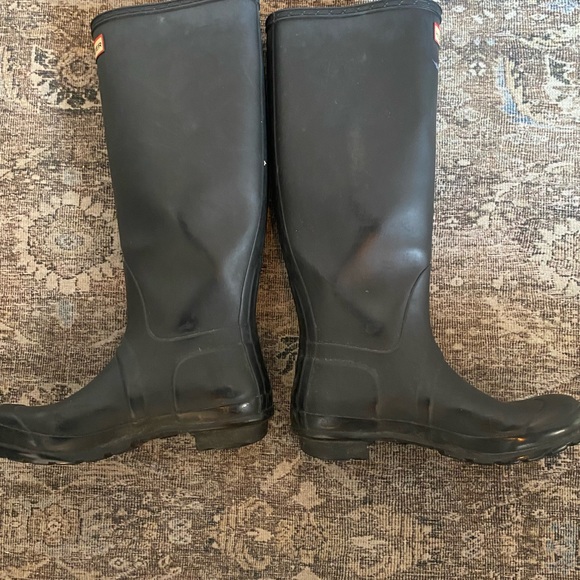 Hunter rain boots! - Picture 2 of 5
